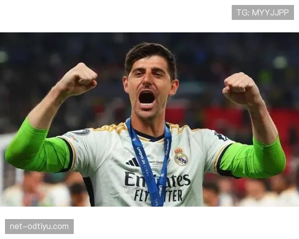 库尔图瓦三度荣膺萨莫拉奖，门将冲击金球奖的天花板何在？